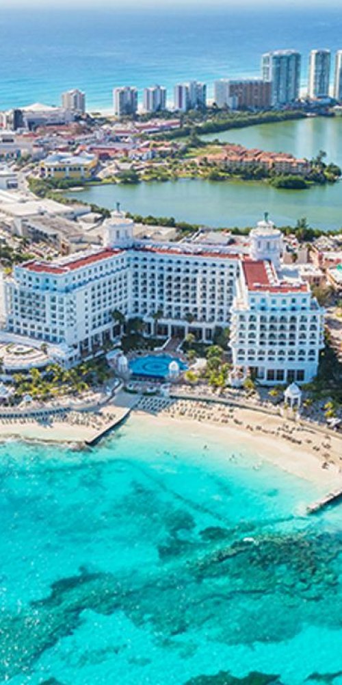 Scenic drive near Cancún
