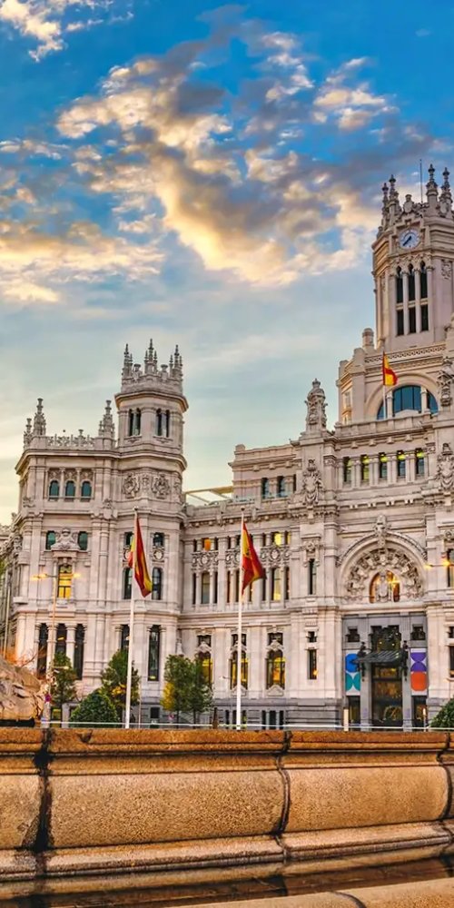 Scenic road near Madrid, ES