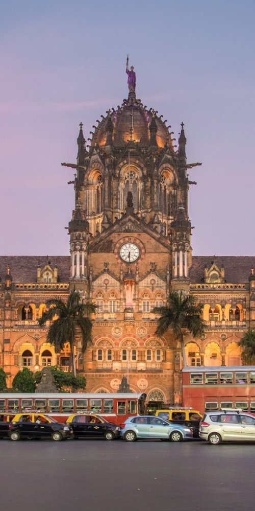 Scenic drive near Mumbai, IN